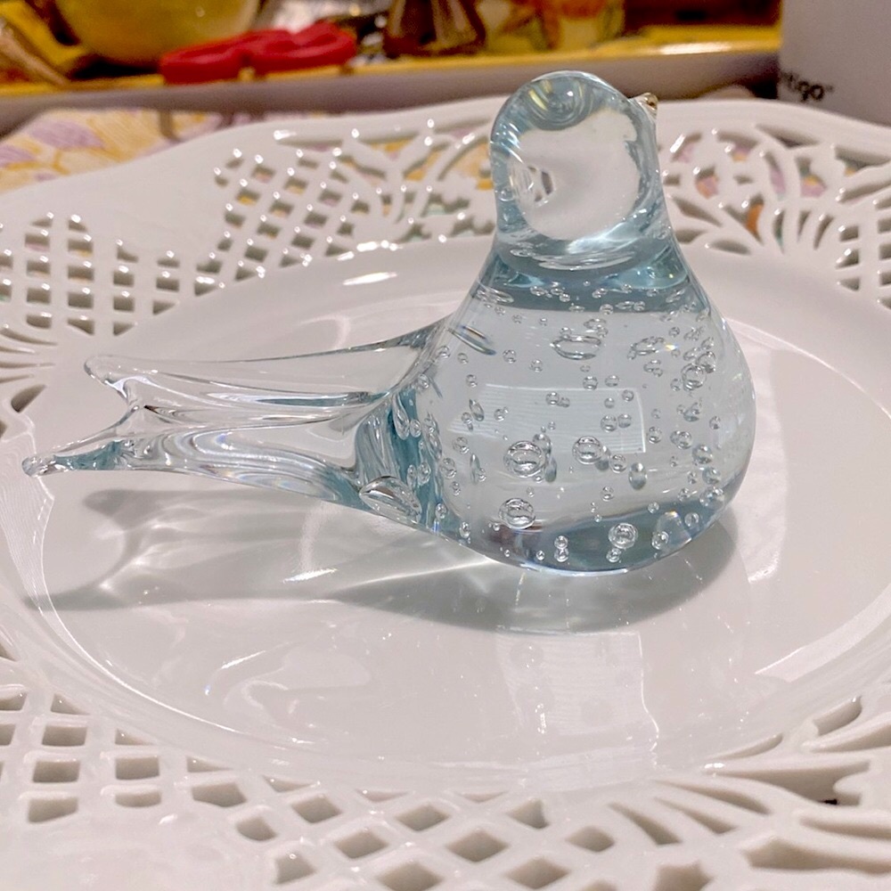A Vintage Hand Blown Light Blue Clear Glass Dove. No color tail.Flat bottom.  EC
